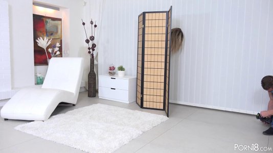 Превью Парень жестко отымел молодую телочку в чулках прямо на полу № 10061