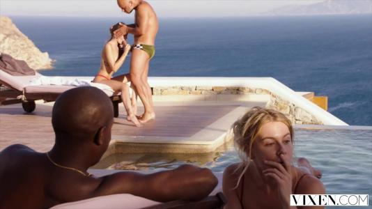 Превью Лысый мужик на отдыхе регулярно трахает свою красотку № 1028