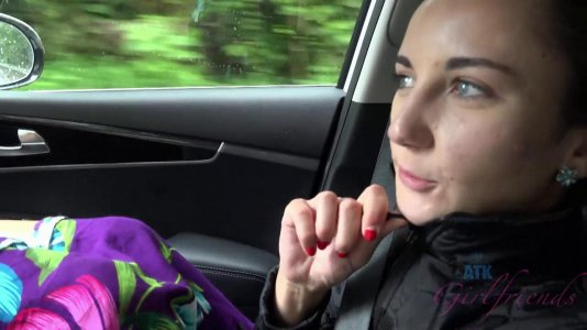 Превью Страстная брюнеточка умеет классно дрочить член ногами № 10334