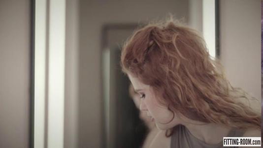 Превью Красотка в примерочной устроила страстную мастурбацию киски № 1049