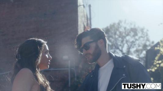 Превью Телка отлизала яйца красавчика и впустила его член в свою киску № 1057