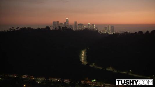 Превью Телка отлизала яйца красавчика и впустила его член в свою киску № 1057