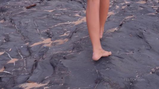 Превью Сексуальная цыпочка засветила свои упругие прелести на камеру № 1095