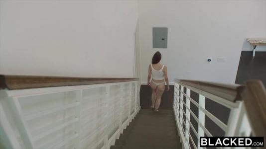 Превью Накаченный негр во всех позах отмыел шикарную девицу № 1153