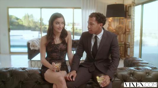 Превью Темнокожий парень возбудил девку языком и трахнул ее влажную киску № 1179