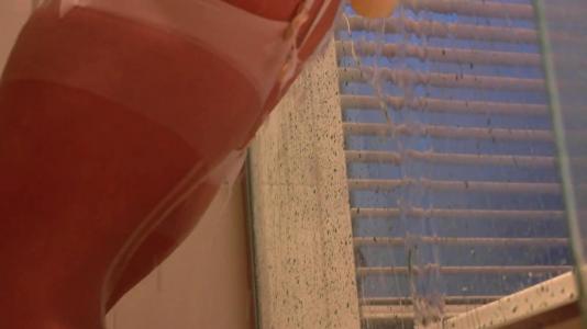 Превью Девка с классной попкой долбит свой анус дилдо в душе № 1232