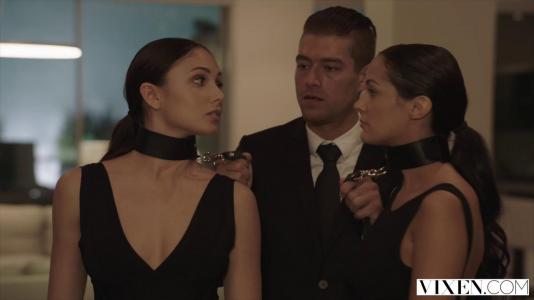 Превью Мужик устраивает секс втроем и жестко доминирует над телками № 1309