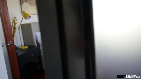 Превью Худая блондинка с маленькими сиськами любит сосать большие члены № 14