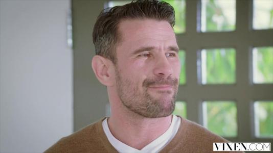 Превью Грудастая жена наслаждается жарким сексом со своим мужем № 1452