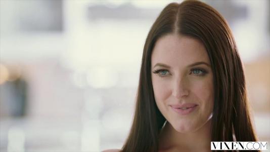 Грудастая жена наслаждается жарким сексом со своим мужем