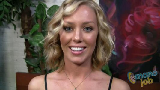 Превью Девка в леопардовом платье умелыми руками возбуждает член парня № 147