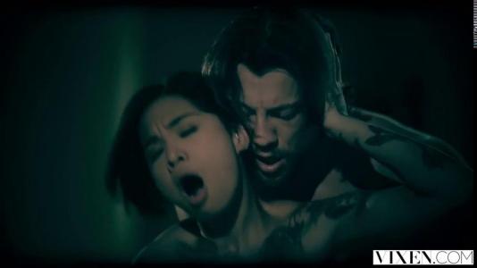 Превью Две лесби не против попробовать крепкий мужской член в сексе втроем № 1495