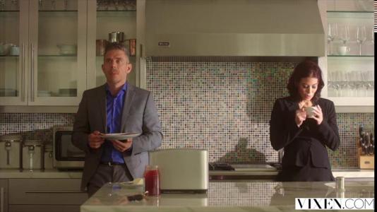 Превью Опытный мачо посадил на свой член очаровательную блондинку № 1543