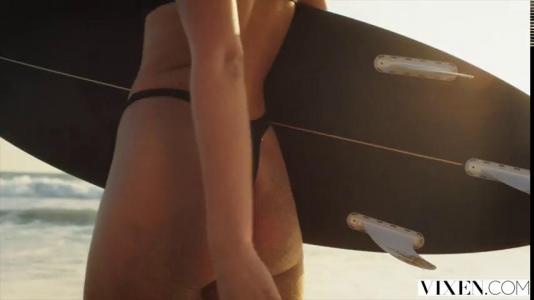 Превью Блондинка села на лицо мужику, а потом оседлала его член № 1633