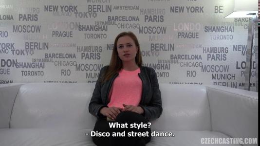 Превью Девушка на кастинге показала, как умеет сосать большой член № 1654