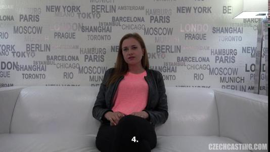 Превью Девушка на кастинге показала, как умеет сосать большой член № 1654