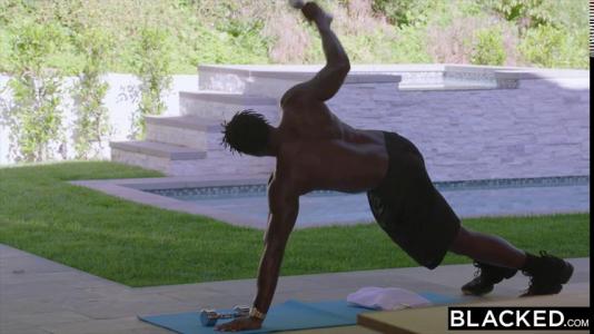 Превью Негр отымел девку раком и показал, что такое настоящий экстаз № 1693