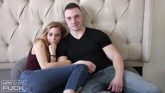 Превью Молодая парочка трахается на кровати в разных позах и кончает № 1782