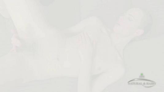 Превью Девка раздвинула ноги и принялась ласкать свою мохнатую вагину № 1805