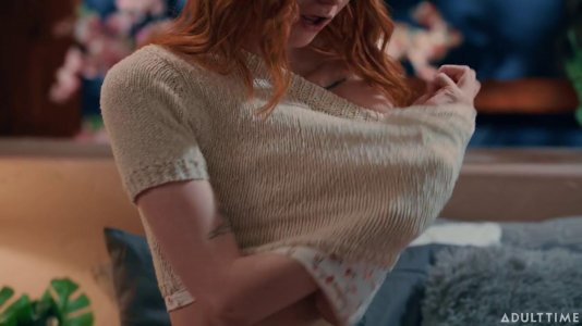 Превью Зрелая лесбиянка поделилась опытом с молодой № 19069