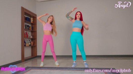 Превью Девушки в порванных лосинах оседлали члены в групповушке № 19152