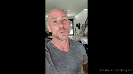 Превью Лысый мачо с большим членом выебал раком подружку № 19164