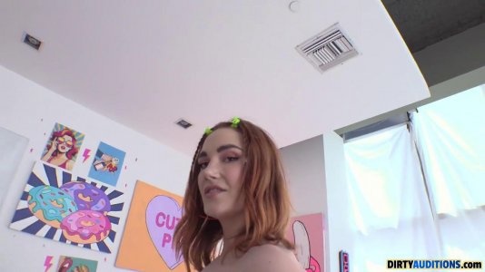 Превью Грудастая рыжая девица за анальным кайфом пришла на кастинг № 19172