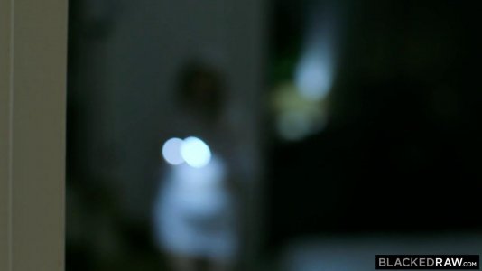 Превью Блондинка страстно сосет большой и крепкий член негра № 19177