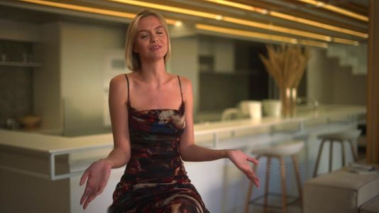 Превью Стройная блондинка любит ласкает свое роскошное тело № 19181