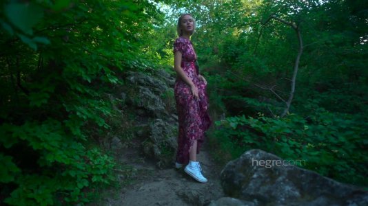 Превью Стройная блондинка любит ласкает свое роскошное тело № 19181