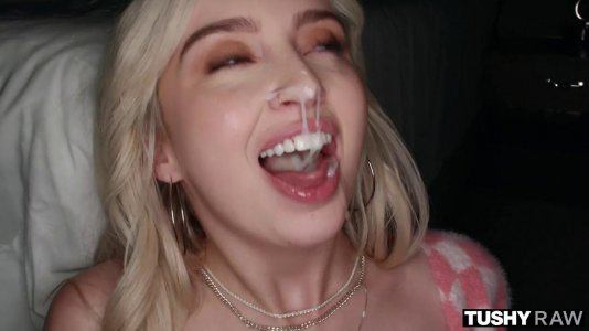 Превью Блондинка неожиданно получила крепкий ствол в попку № 19189