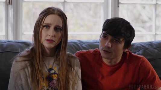 Превью Красотка решила сразу с двумя перепихнуться на диване № 19194