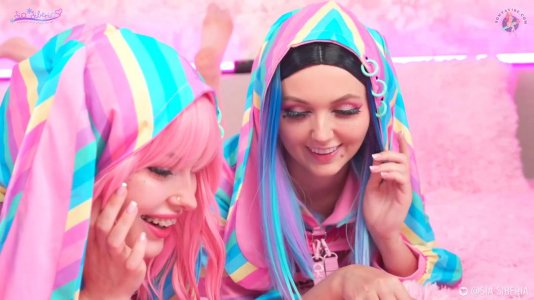 Превью Девушки получили удовольствие от резинового члена № 19251