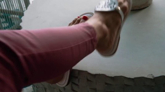 Превью Футфетишем красотка разгорячила ствол своего ухажера № 19287