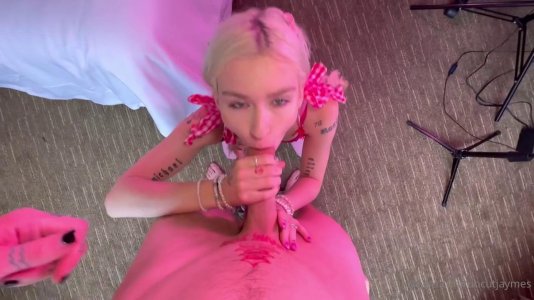 Превью Худая блондинка несколько раз кончила от блаженства № 19296