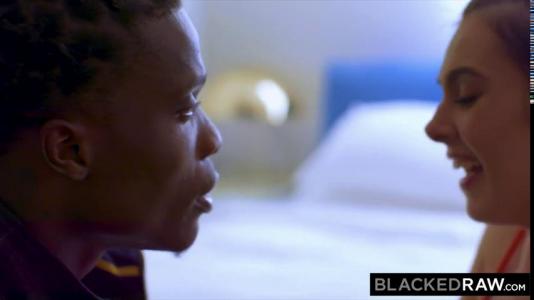 Превью Негр дрючит во всех позах страстную брюнетку с маленькими сиськами № 216