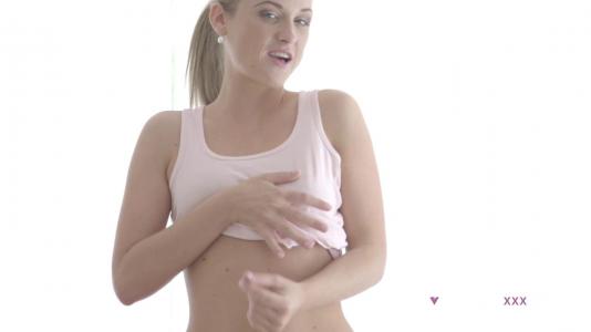 Превью Парень любит ставить телку раком и долбить ее киску на ярком диване № 254