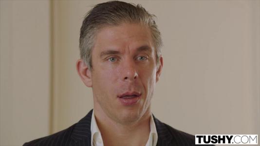 Превью Любительница порно страстно сосет член мужика и седлает его № 284