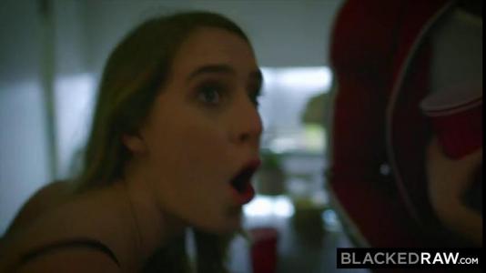 Превью Темнокожие парни устроили групповуху со своими стройными блондинками № 347