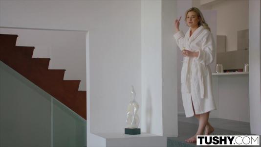 Превью Блондинка кончает от бурного анального секса с бородатым мачо № 348