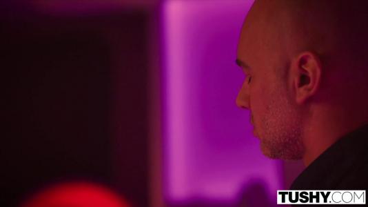 Превью Лысый мужик жарко отымел подругу в ее тугие и аппетитные щелки № 36