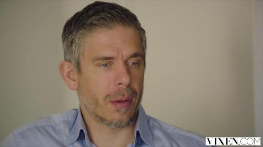 Превью Опытный мужик быстро довел молодую брюнетку до яркого оргазма № 364