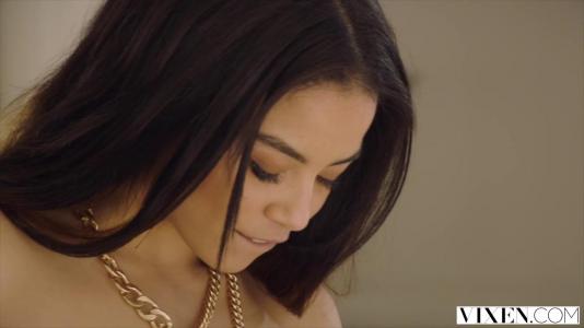 Превью Опытный мужик быстро довел молодую брюнетку до яркого оргазма № 364