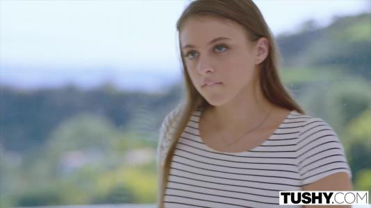 Превью Молодая телочка впервые пробует двойное проникновение и кончает № 390