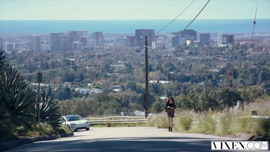 Превью Две подруги устроили секс втроем с симпатичными парнем № 407