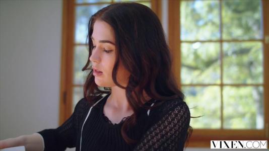 Превью Две подруги устроили секс втроем с симпатичными парнем № 407