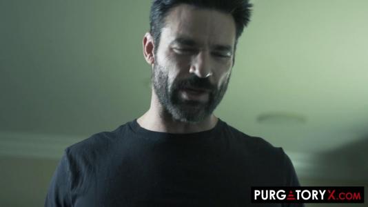 Бородатый мужик жестко отымел свою непослушную подругу