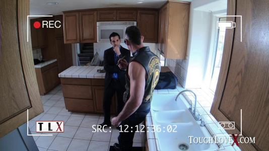 Превью Накаченный мужик жестко отымел чужую жену на белоснежном диване № 47