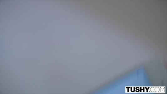 Превью Супружеская пара пригласила подругу для жаркого анального секса втроем № 501