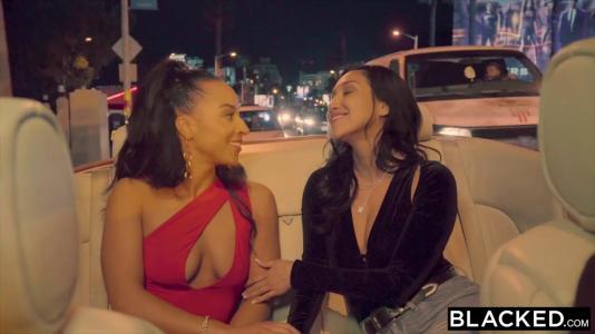 Превью Межрассовый секс втроем с очаровательными телками № 519